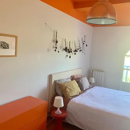 Maison Spacieuse Avec Piscine A