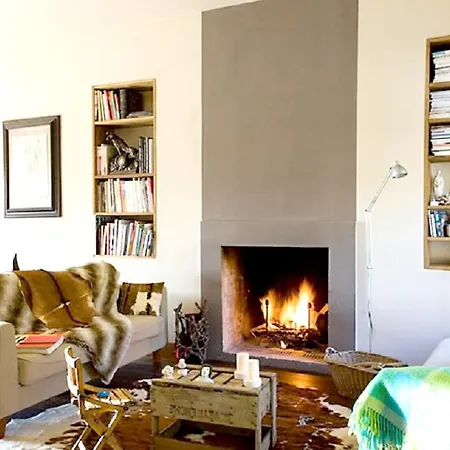 Maison Spacieuse Avec Piscine A *