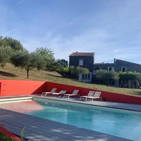 Holiday home Maison Spacieuse Avec Piscine A *