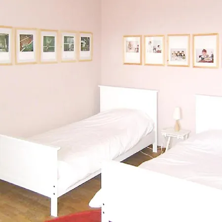 Maison Spacieuse Avec Piscine A