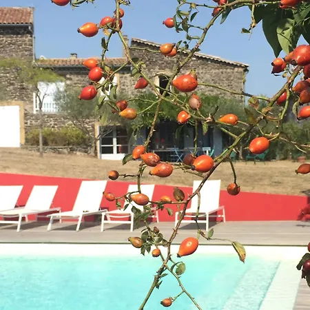 Holiday home Maison Spacieuse Avec Piscine A