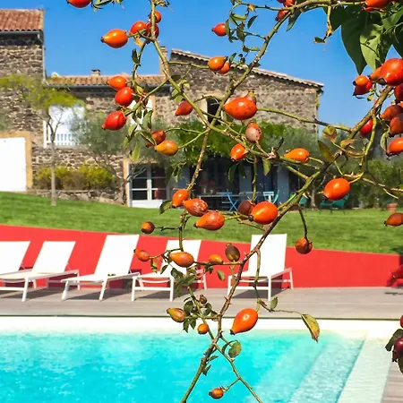 Maison Spacieuse Avec Piscine A *