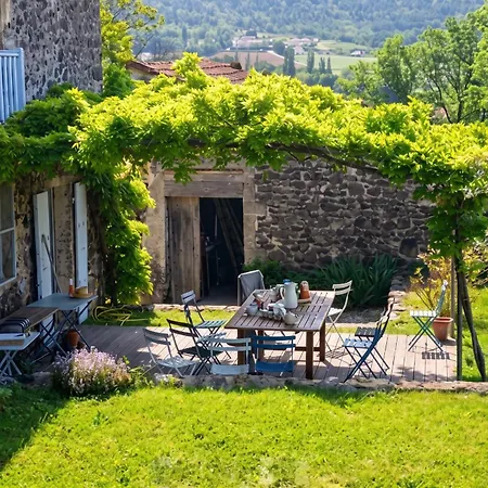 Maison Spacieuse Avec Piscine A Vakantiehuis