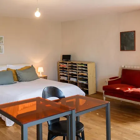 Vakantiehuis Maison Spacieuse Avec Piscine A *