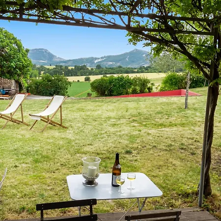 Maison Spacieuse Avec Piscine A Vakantiehuis *